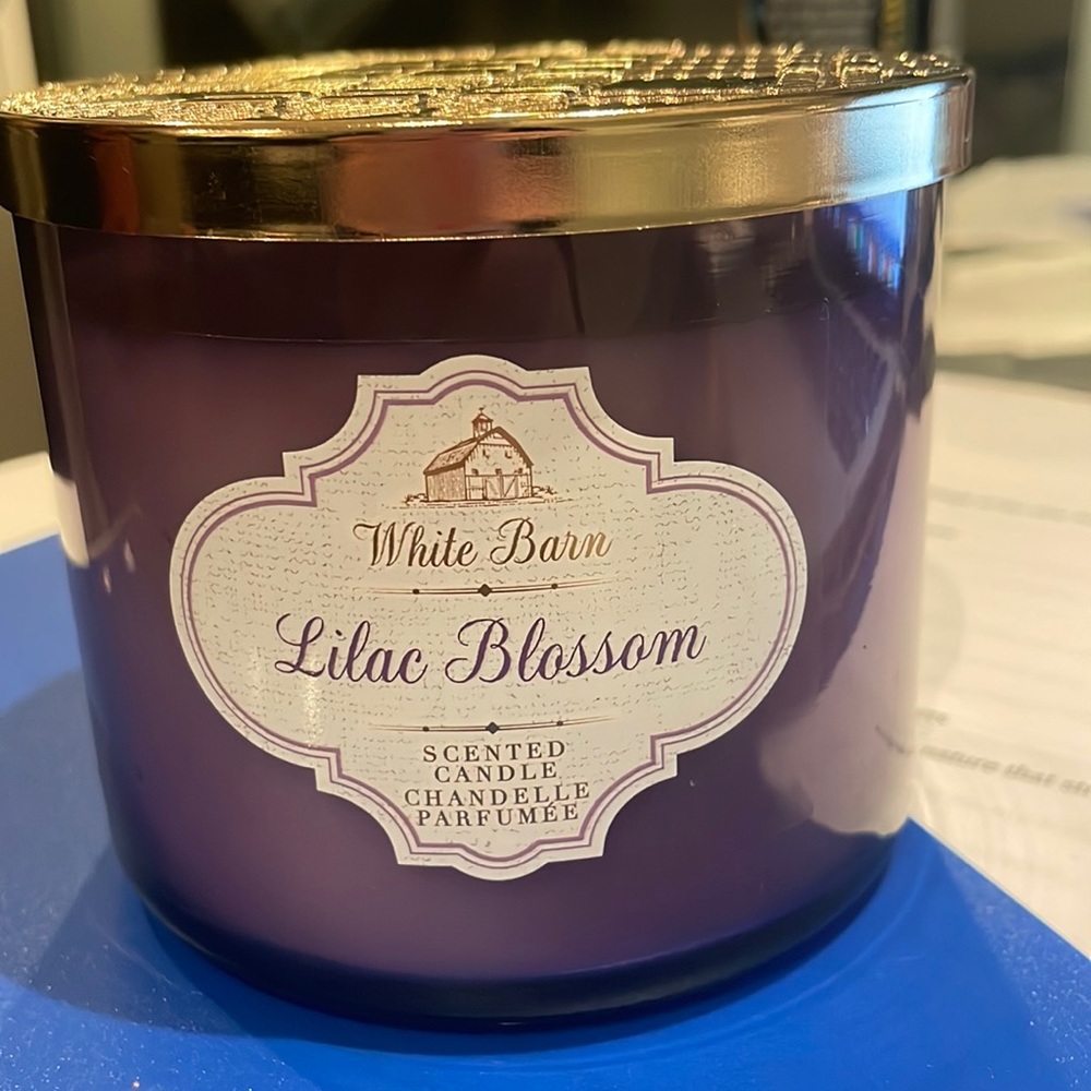 Rare White Barn Bath and Body Works 3 Wick Candle - Lilac Blossom